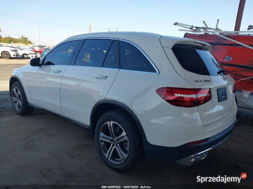2018 MERCEDESBENZ GLC 300 4MATIC Kobyłka sprzedam