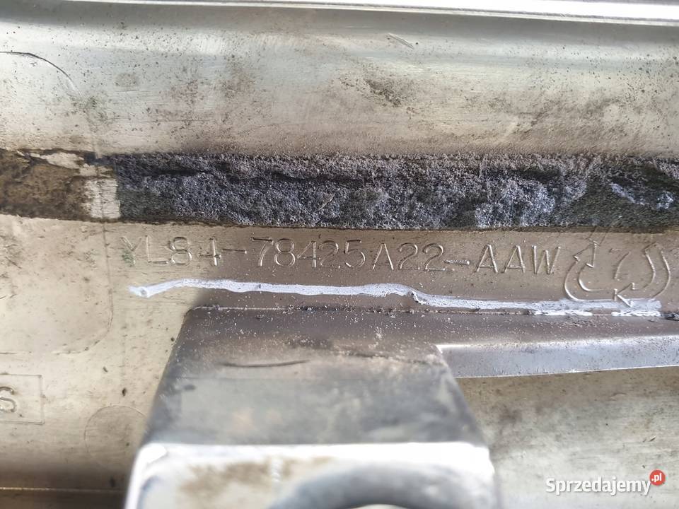 Mazda Tribute LISTWA KLAPY BAGAŻNIKA Blenda osobowe Rudka