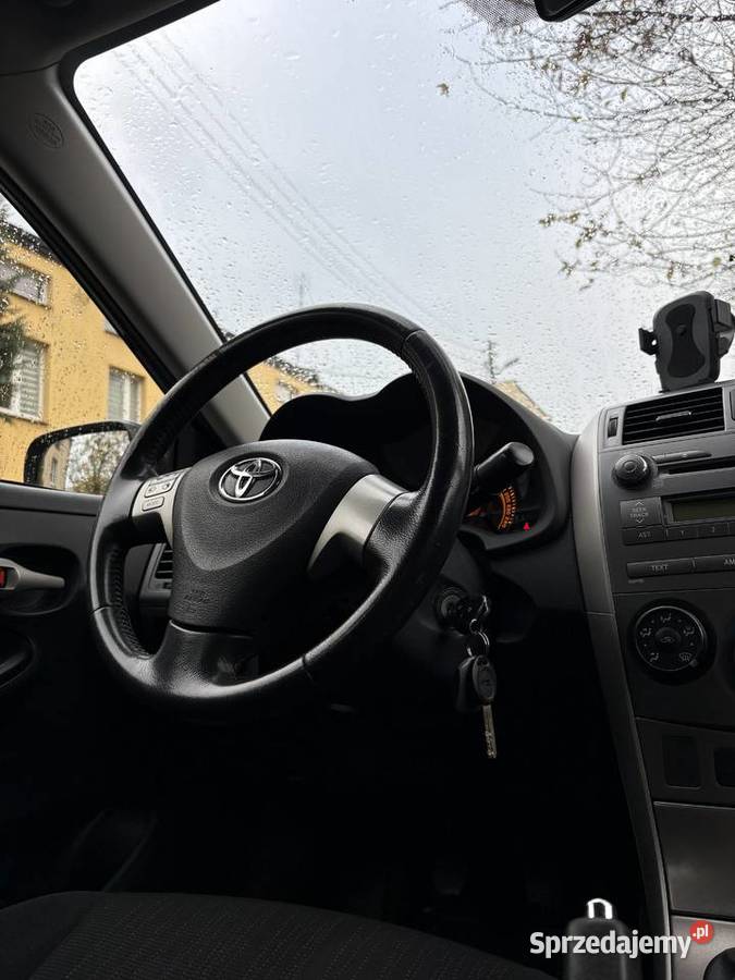 Toyota Corolla E15 elektrycznie ustawiane fotele