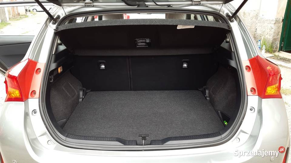 Toyota auris II bogate wyposażenie 136KM Pieszyce sprzedam