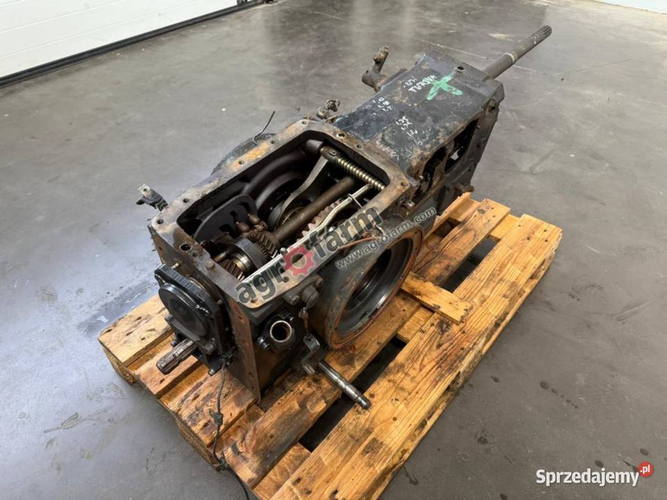 Skrzynia biegów Holland TN70VA Rolnictwo Byków