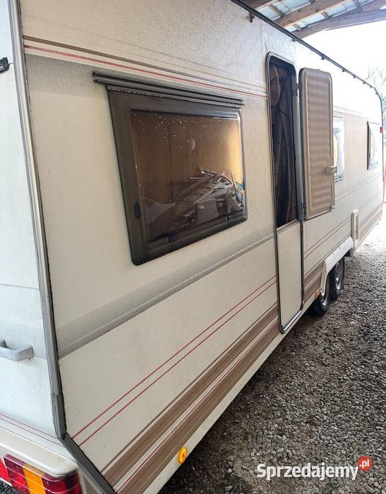 Przyczepa kempingowa Dethleffs Czarne