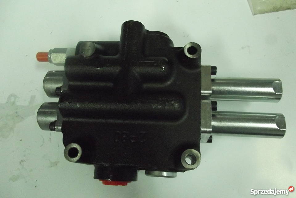 Rozdzielacz 2 sekcje pod joystick 80L