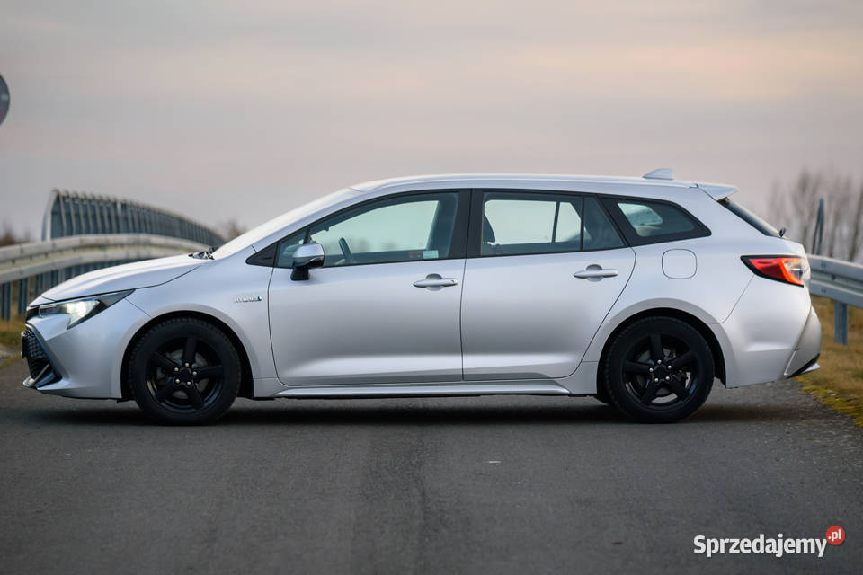Toyota Corolla 18 TS 18 Hybrid z 2019r Stargard sprzedam