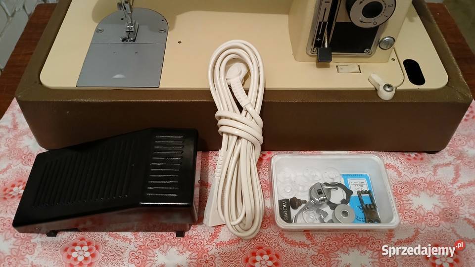 Sprzedam maszynę do szycia Łucznik 451 łódzkie Zgierz