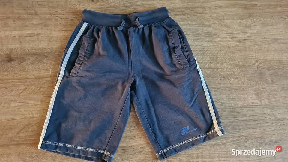 Krótkie spodenki w rozmiarze 122134 sprzedam
