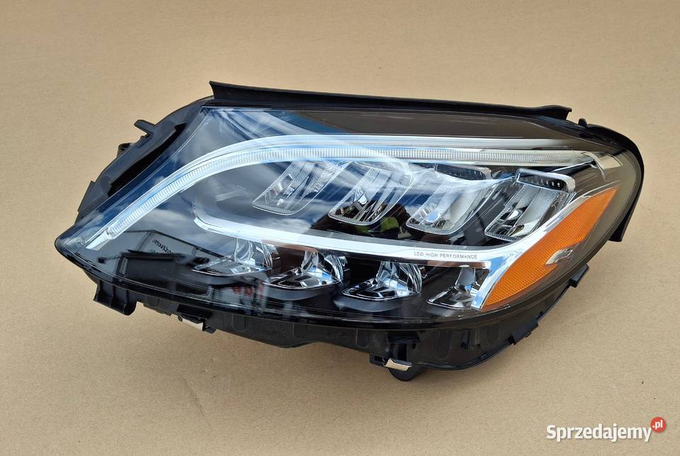 MERCEDES CKLASA W205 LIFT USA REFLEKTOR LEWY Bieleń