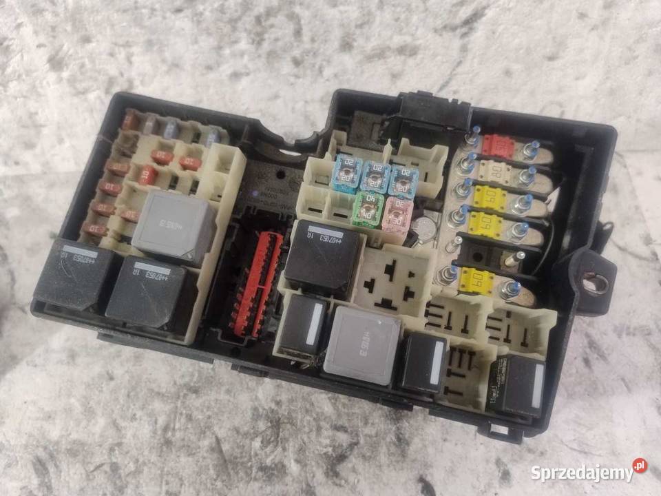SKRZYNKA BEZPIECZNIKÓW FORD C 16 TDCI osobowe