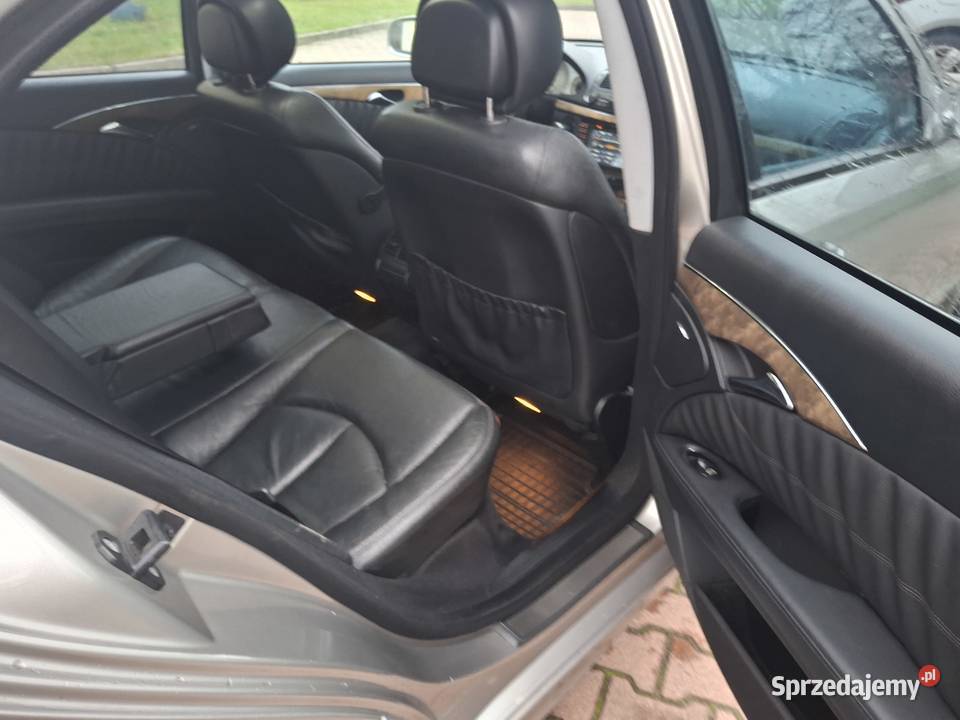 Mercedes E220 Diesel EVO Avangarda 2007 Rok produkcji 2007 Łódź