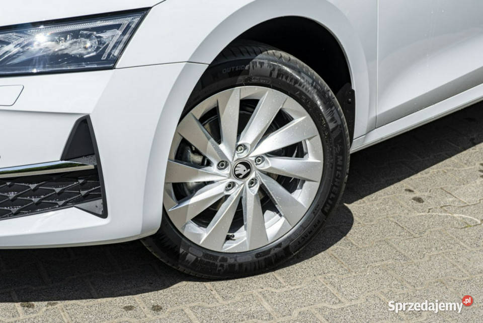 koda Octavia Combi Drive Selection 15 TSI mHEV światła do jazdy dziennej Łódź