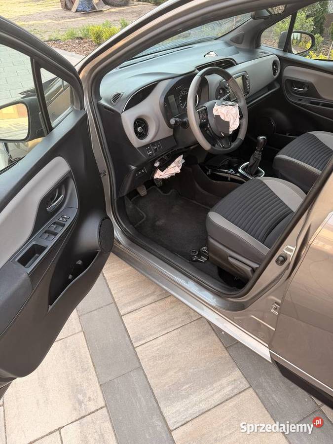 Toyota Yaris III 15 Selection 2019r 44163 Marki