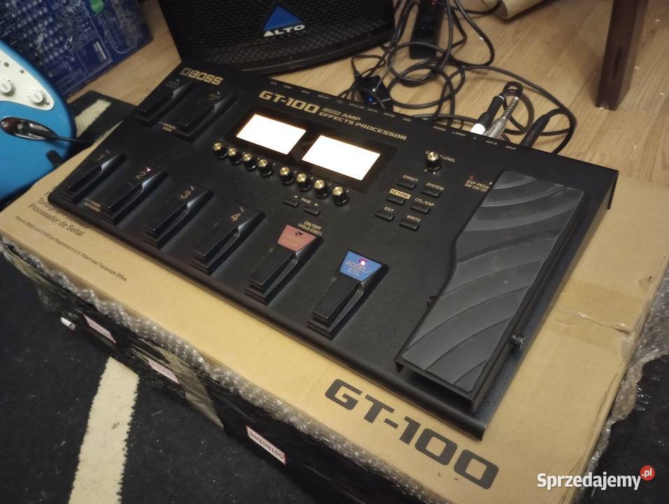 Boss GT100