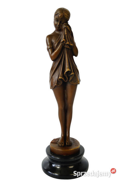 Smutna dziewczynka figura z brązu rzeźba Gizałki