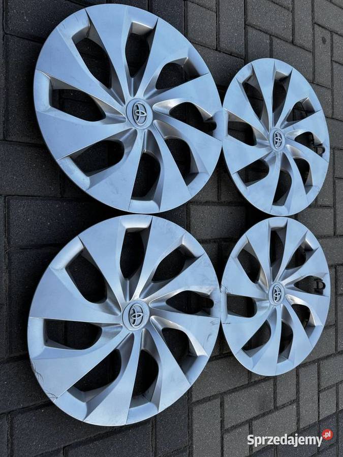 Kołpaki Toyota 16 oryginalne Stan Opony i felgi sprzedam