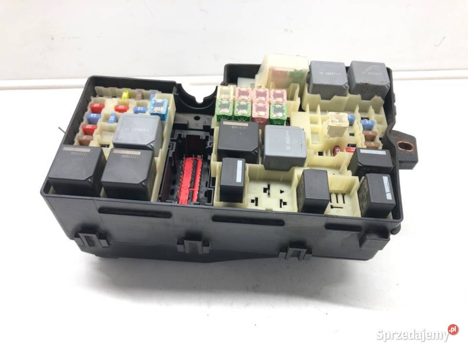 SKRZYNKA BEZPIECZNIKÓW FORD FOCUS III Kombi 10 sprzedam