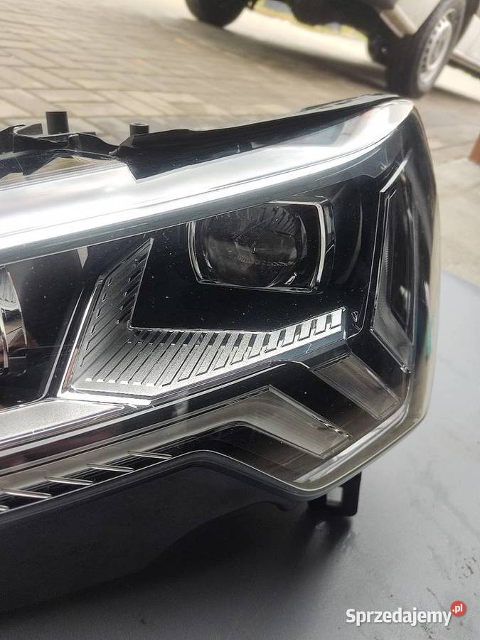 Lampa lewy przód audi Q3 2021r Raciborowice Dolne sprzedam