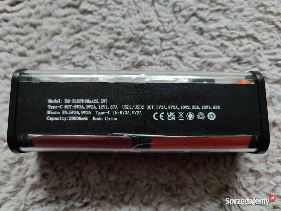 Mocny powerbank 8 x 18650 QC PD 225W 20 LED