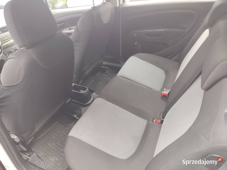 Fiat Punto 12 69 2011 5drzwiowy manual isofix Rzeszów sprzedam