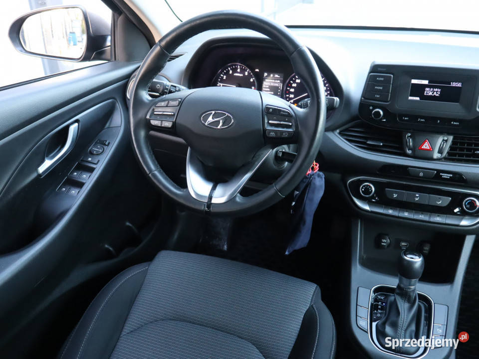 Hyundai i30 10 TGDI asystent pasa ruchu Katowice