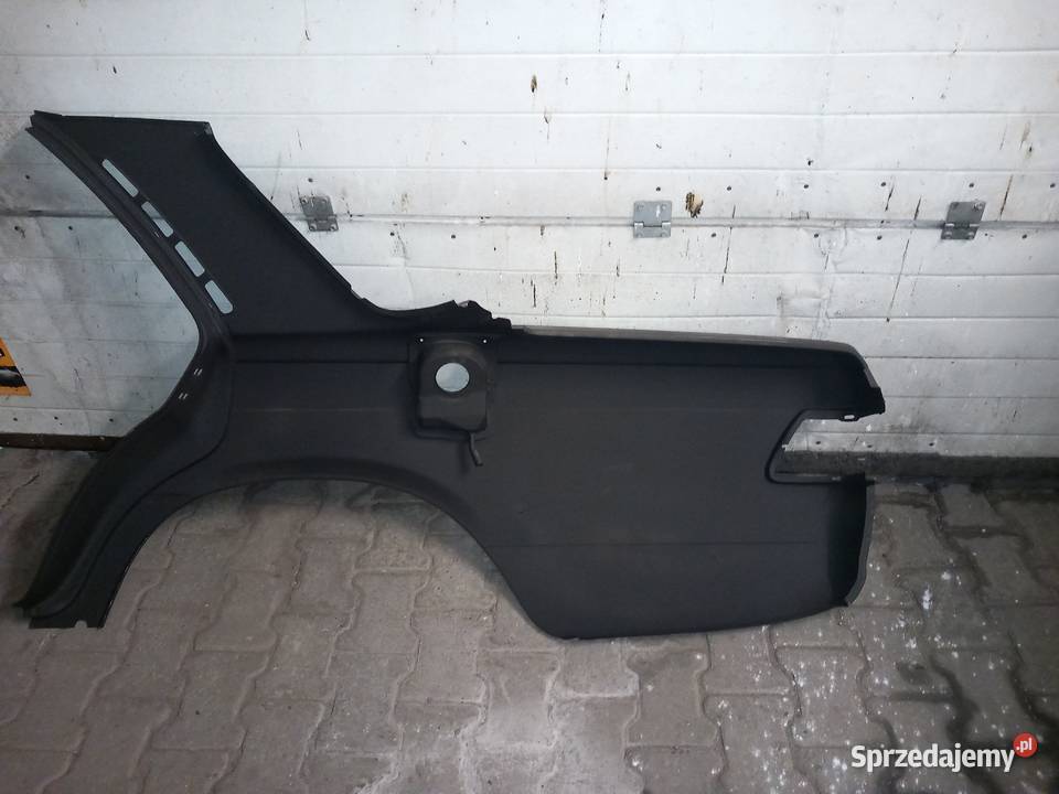 Tylny prawy bok Mercedes 126 osobowe Strumień