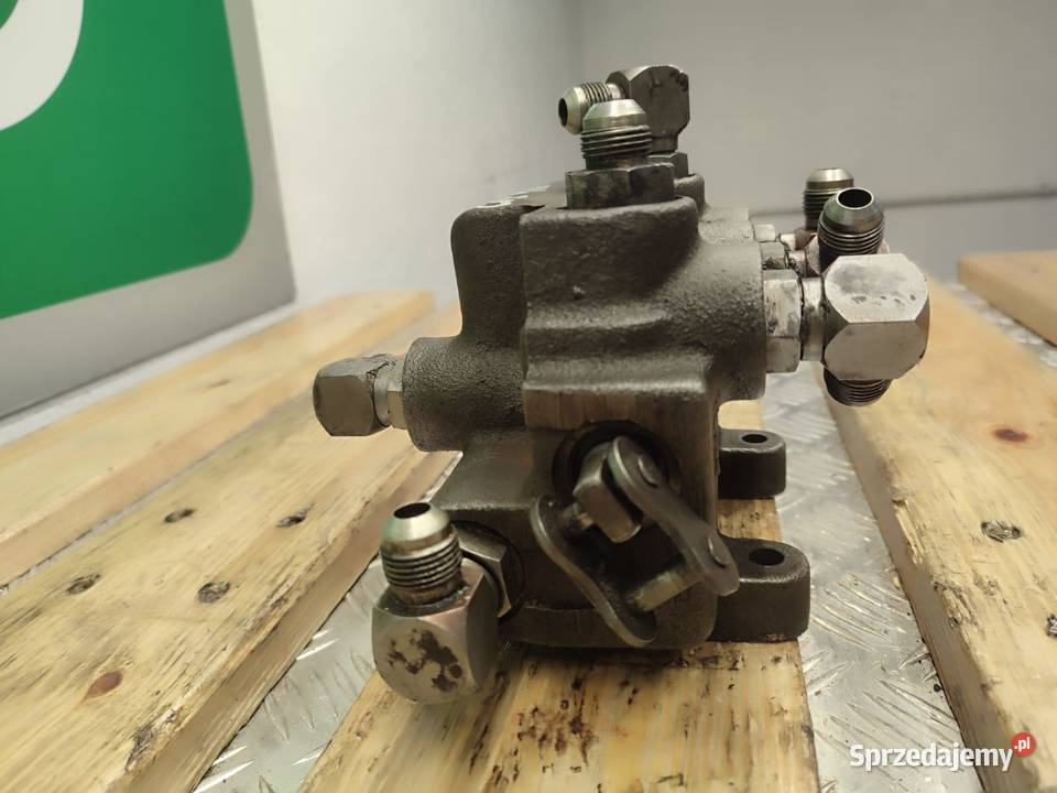 Rozdzielacz hydrauliczny JJB6000332 CASE 560 Wilkowo