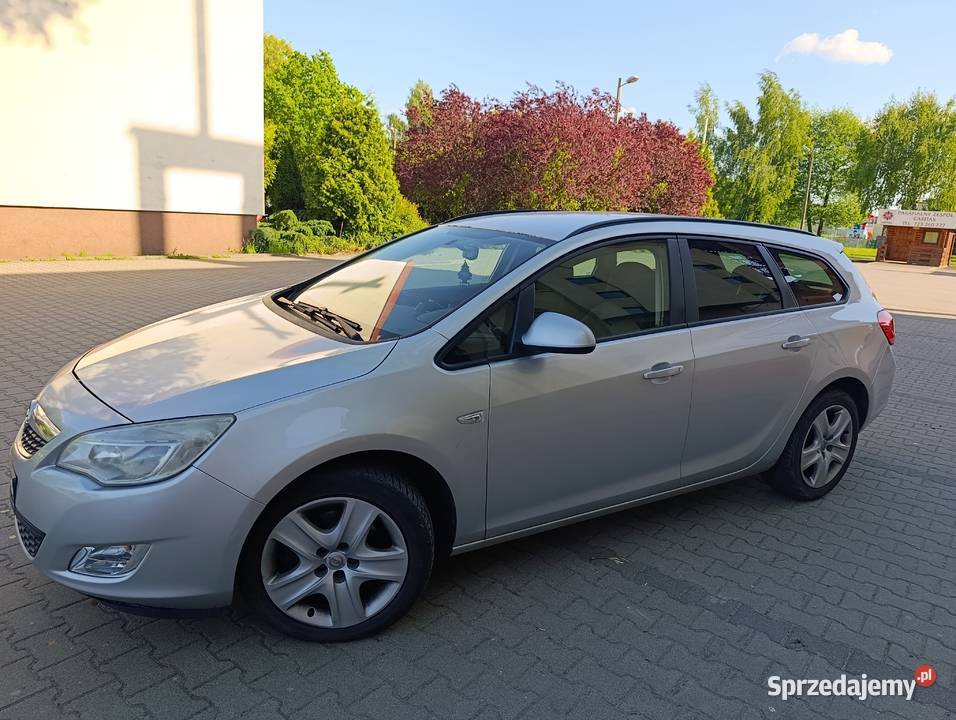 Opel Astra J 2011 sprzedam