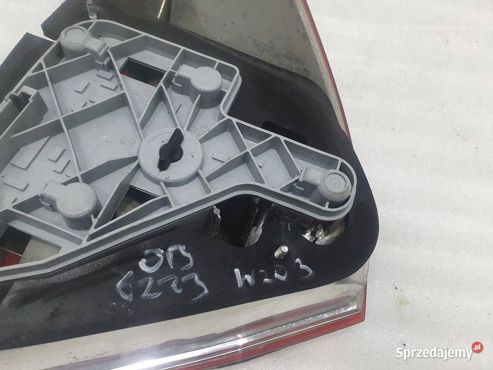 LAMPA PRAWY TYŁ SEDAN MERCEDES W203 EU Lampy cofania