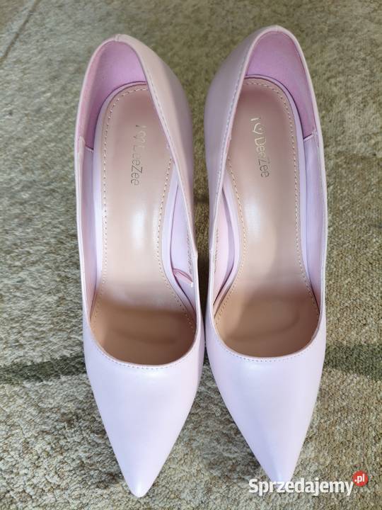 Piękne pudrowo różowe szpilki Praktycznie Nowe