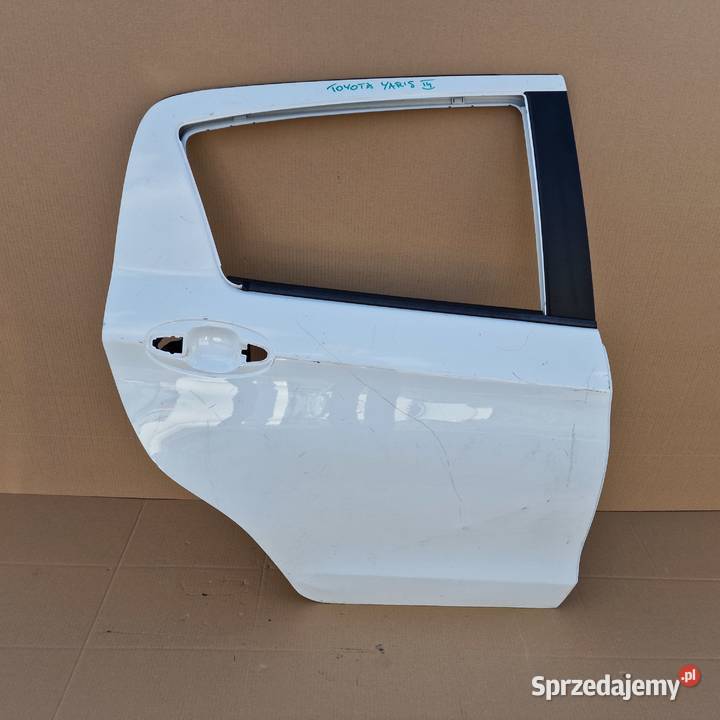 TOYOTA YARIS III 3 DRZWI PRAWY TYŁ PRAWE TYLNE Karoseria