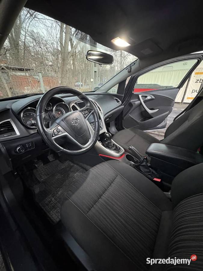 Opel Astra J kombi 14 turbo 140 2011 benzyna+LPG Głogów