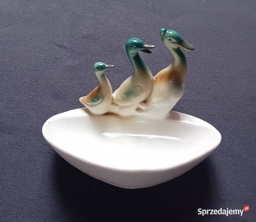 Secesyjna opielniczka przybornik z figurkami Koźminek