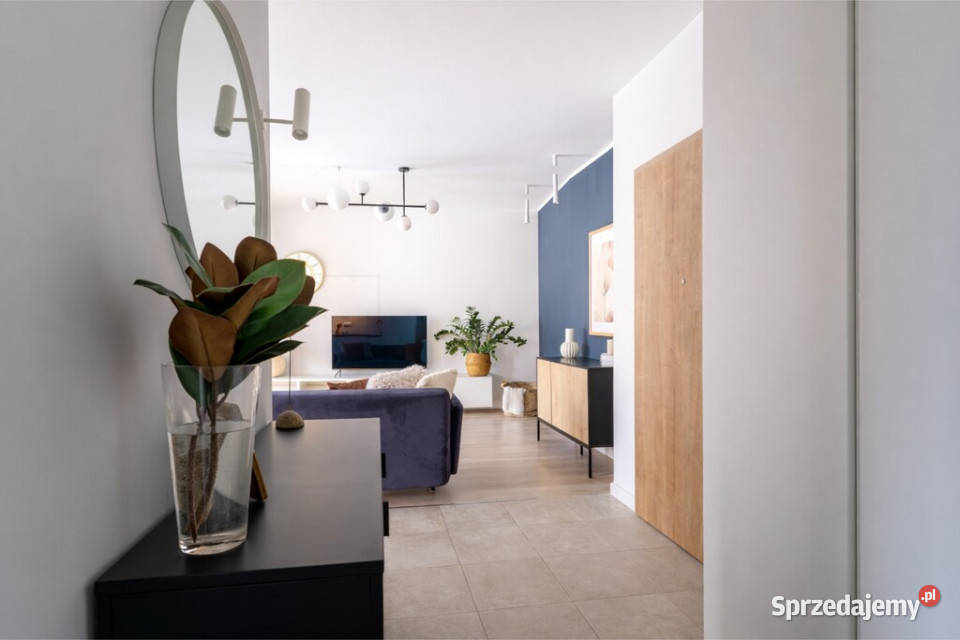 Apartamentowiec umeblowane okna na skwer 2 pok Sprzedaż Warszawa