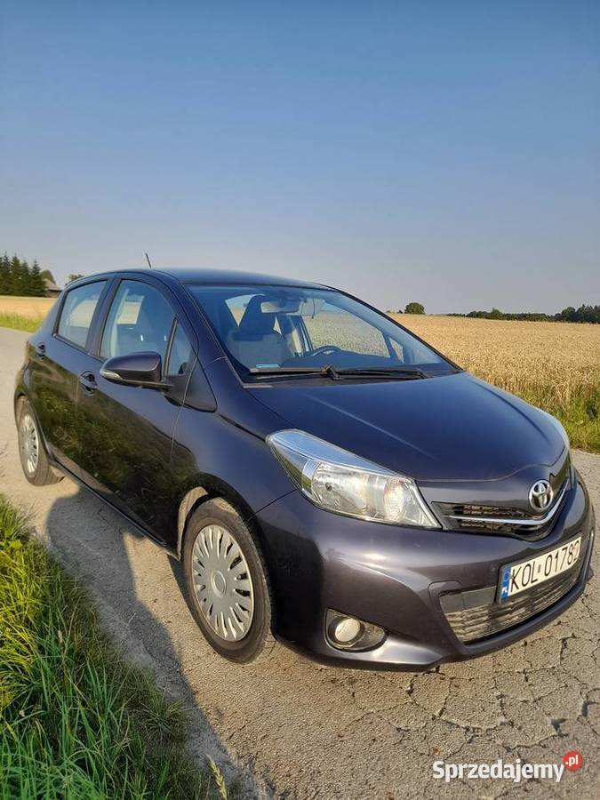 Toyota yaris 10 VVTi 2012r 188 klima 2 komplety