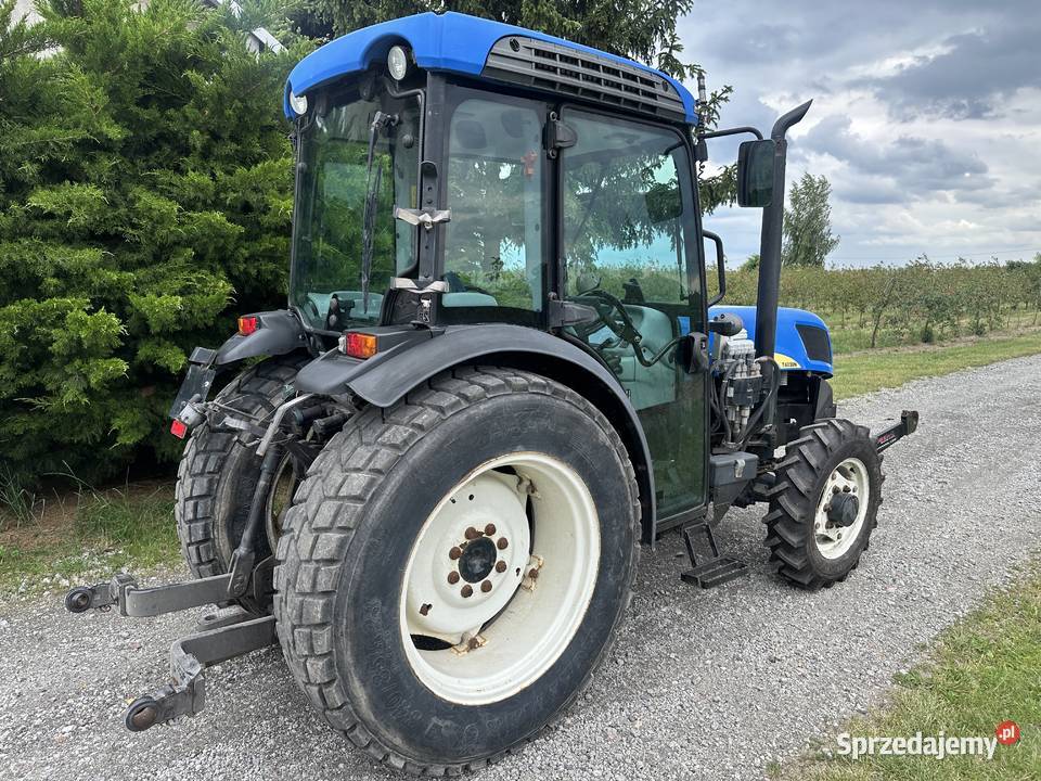 Ciągnik sadowniczy Holland T4030