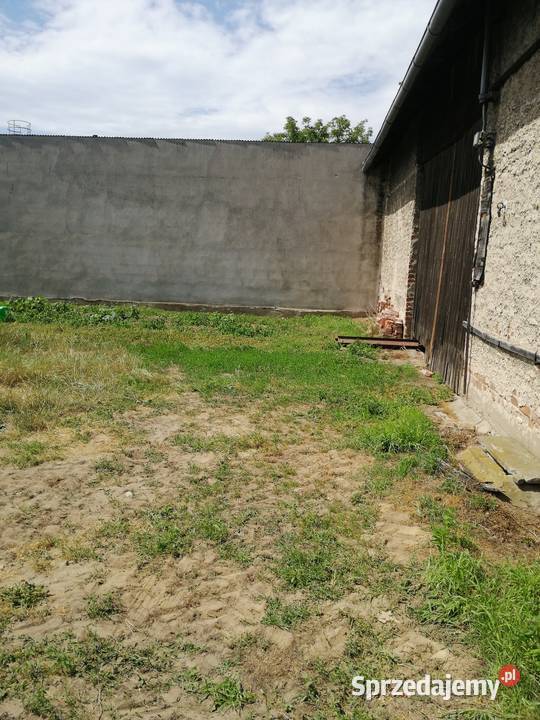 Dom z zabudowaniami gospodarczymi Komorniki