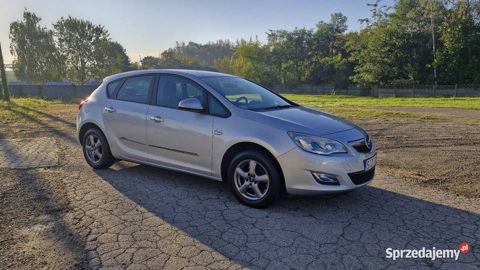 Opel Astra J nawigacja rozrządzie Rok produkcji 2010 Mysłowice