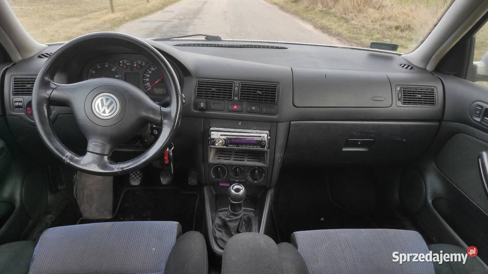 Volkswagen Golf 16 z gazem Golf Chodzież