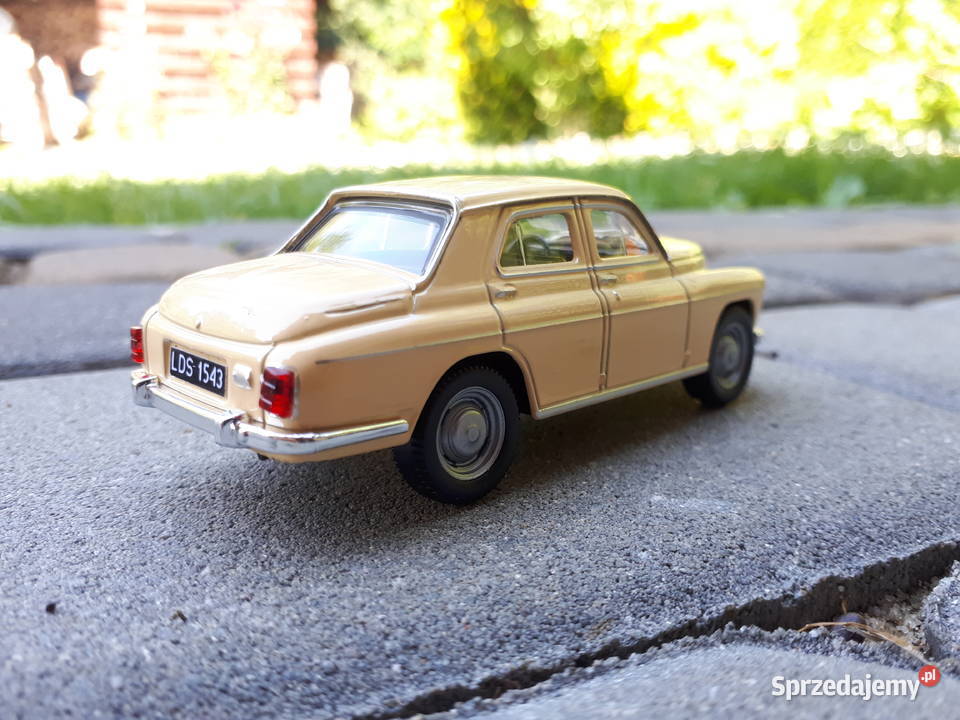 FSO Warszawa 224 143 kremowa czarne tablice Modelarstwo Tywonia