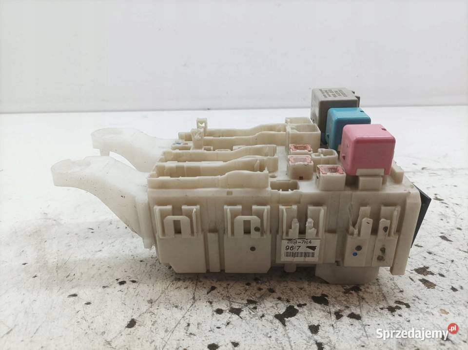 SKRZYNKA BEZPIECZNIKÓW 8273002150A 02117J16 sprzedam