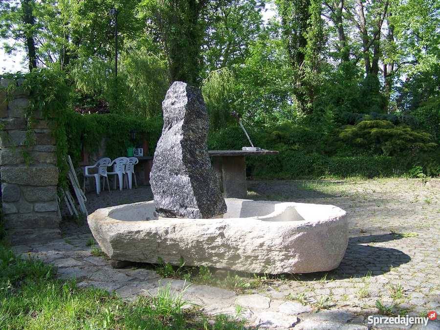 fontanna kamienna Ogród Strzelin