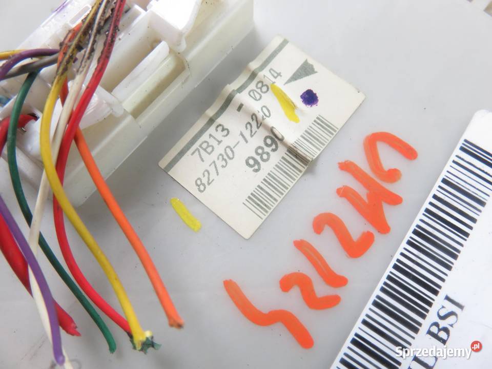 BSI TOYOTA AURIS I E15 14 D4D 8273012220 osobowe Skrzynki bezpieczników sprzedam