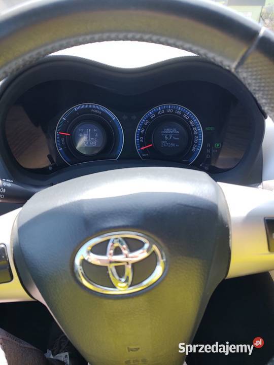 Toyota Auris 18 hybryda 1798cm3 Toyota Grybów