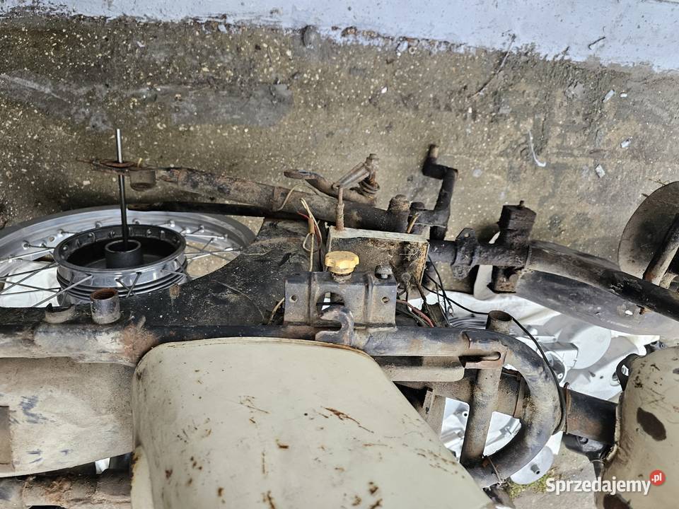 MZ trophy 250 DDR 250 rama części Wysyłka Paketa podkarpackie Nowa Dęba sprzedam