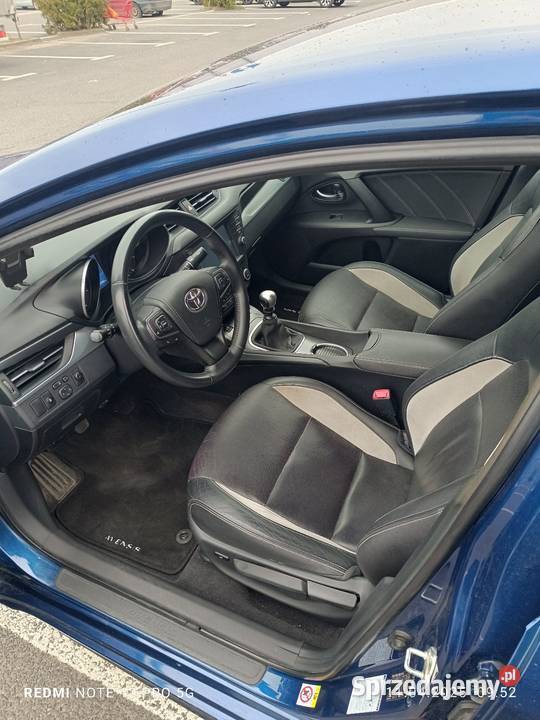 Toyota Avensis salon Polska 2 właściciel kupiony w polskim salonie Łódź