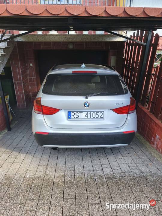 BMW X1 niski przebieg bezwypadkowa idealny stan benzyna