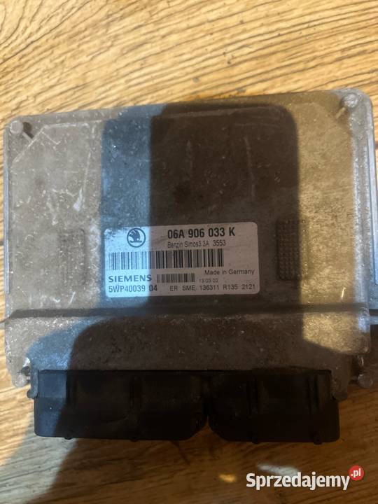 Komputer silnika skoda 06a906033k Margonin