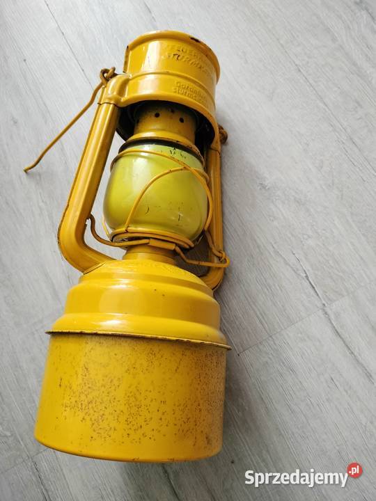 Żółta lampa naftowa Niemcy
