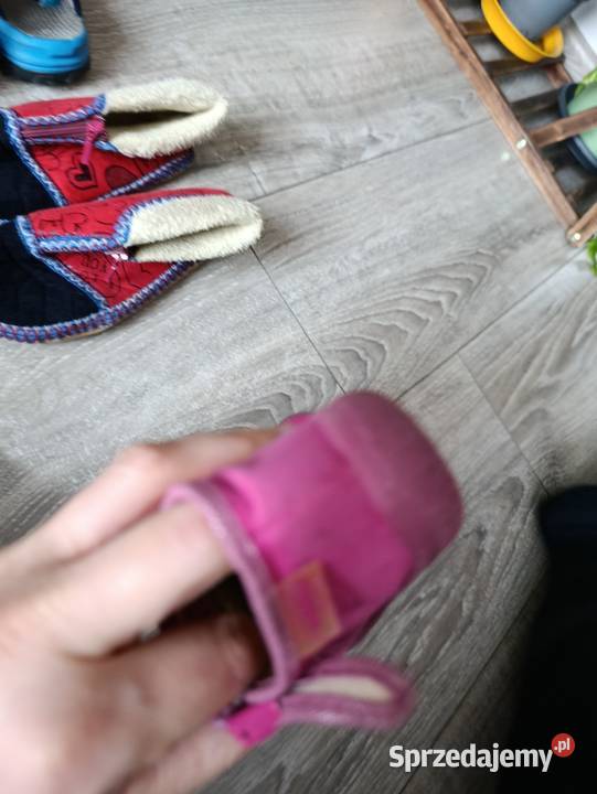 kapcie buty dziewczęce rozmiar 18 długość Rozmiar 18 Poznań sprzedam