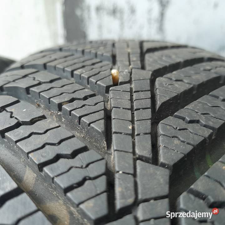 Komplet opon zimowych Kumho Solus ha31 17580R14 Kożuchów