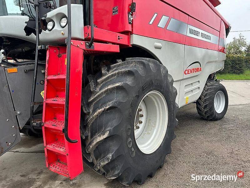 Kombajn zbożowy Massey Ferguson Centora 7280